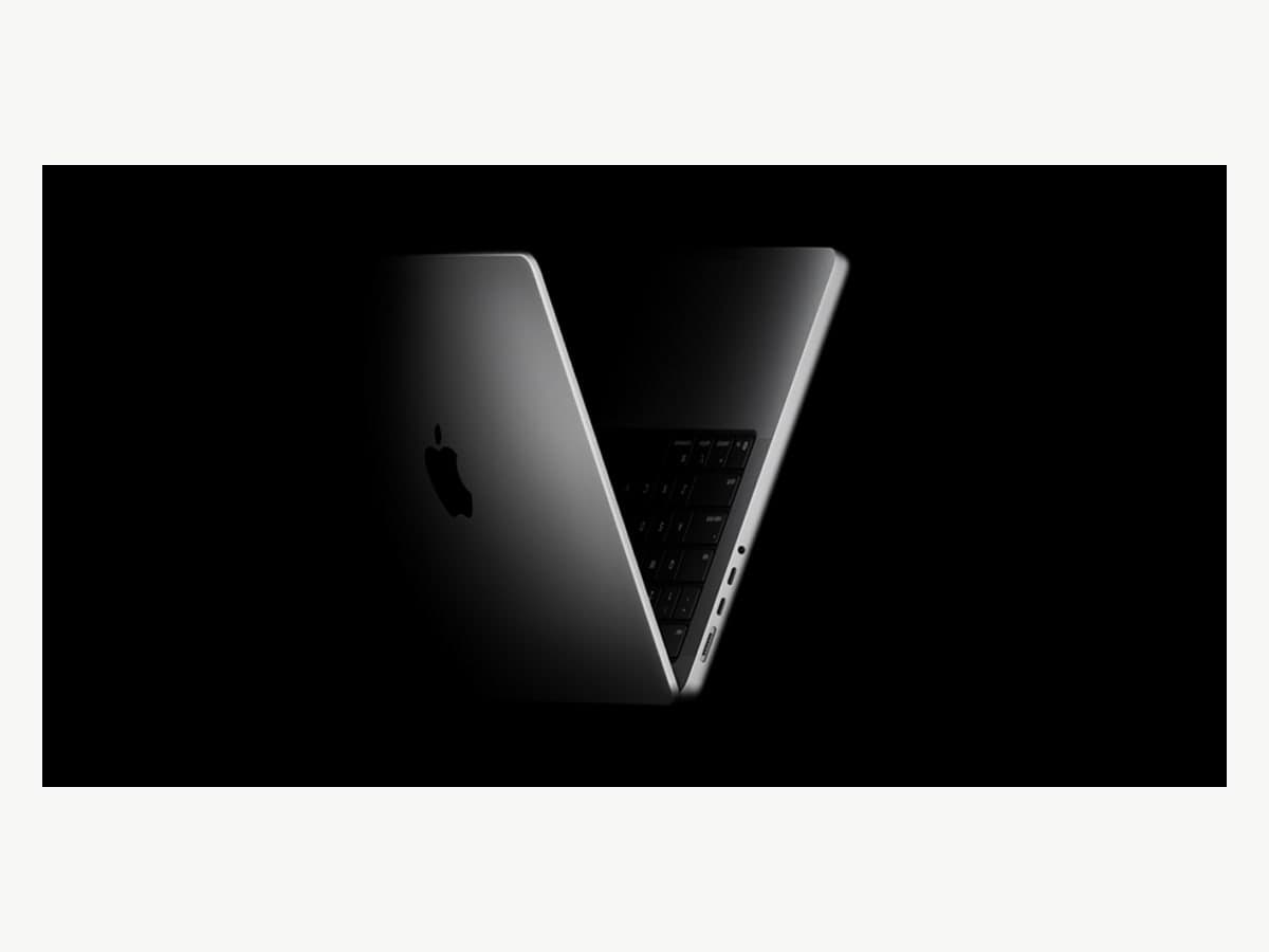 MacBook Pro 16-inch (M5 Max)