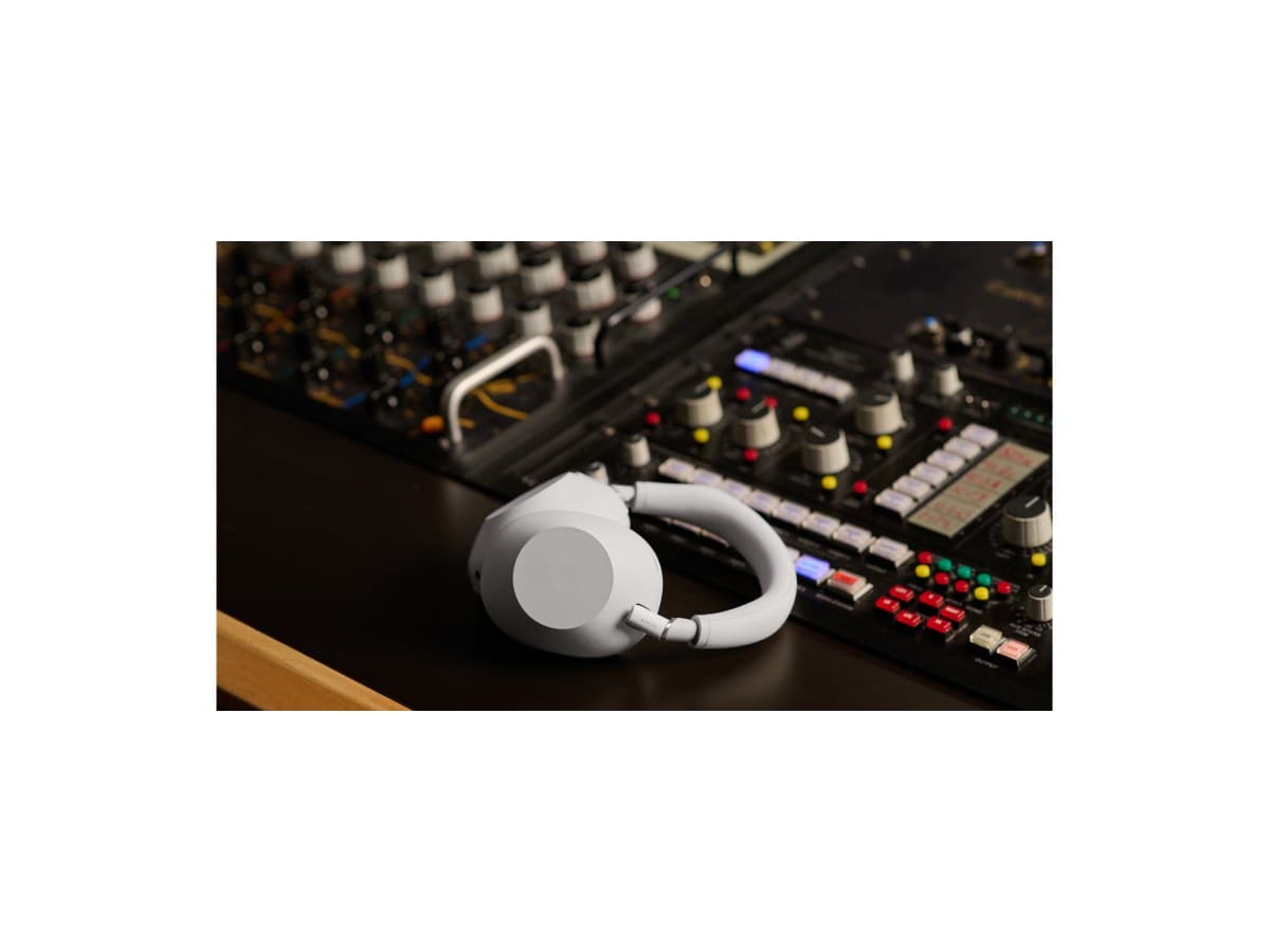 Sony WH-1000XM6